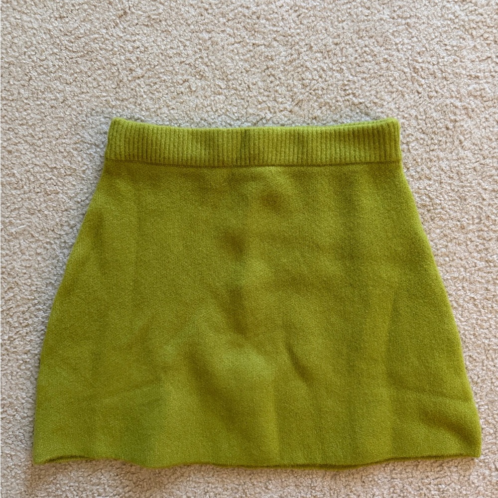 NWT Zara medium green chartreuse skirt